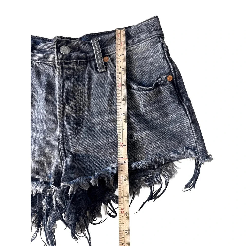 Levi's 501 Black Distressed Denim Shorts‎ Size 26 High Rise Cutoff Jean Casual